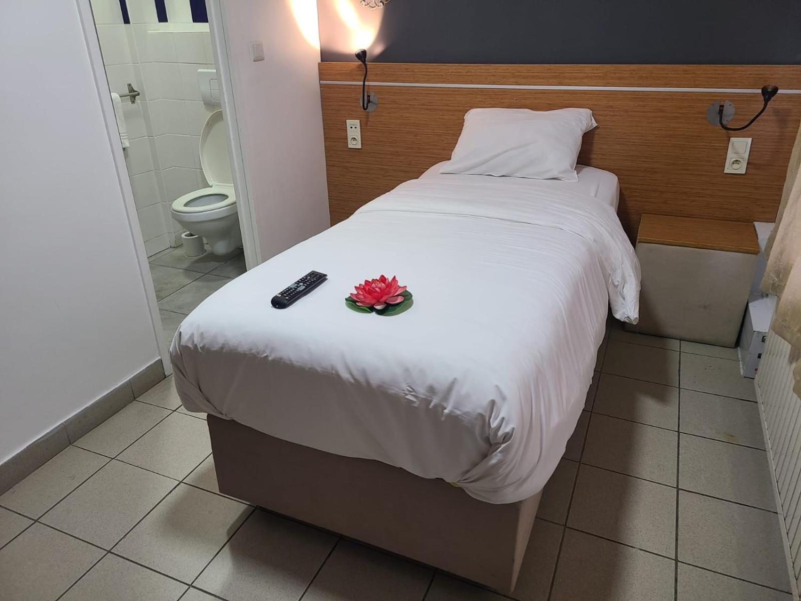 Hotel Victoire, Poitiers Gare Exterior foto